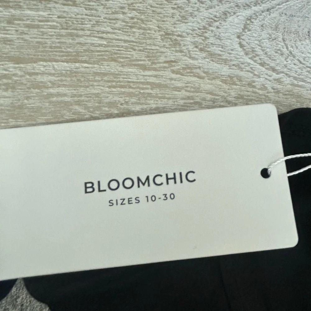 BloomChic Black Short Sleeve Tee - Picture 7 of 10
